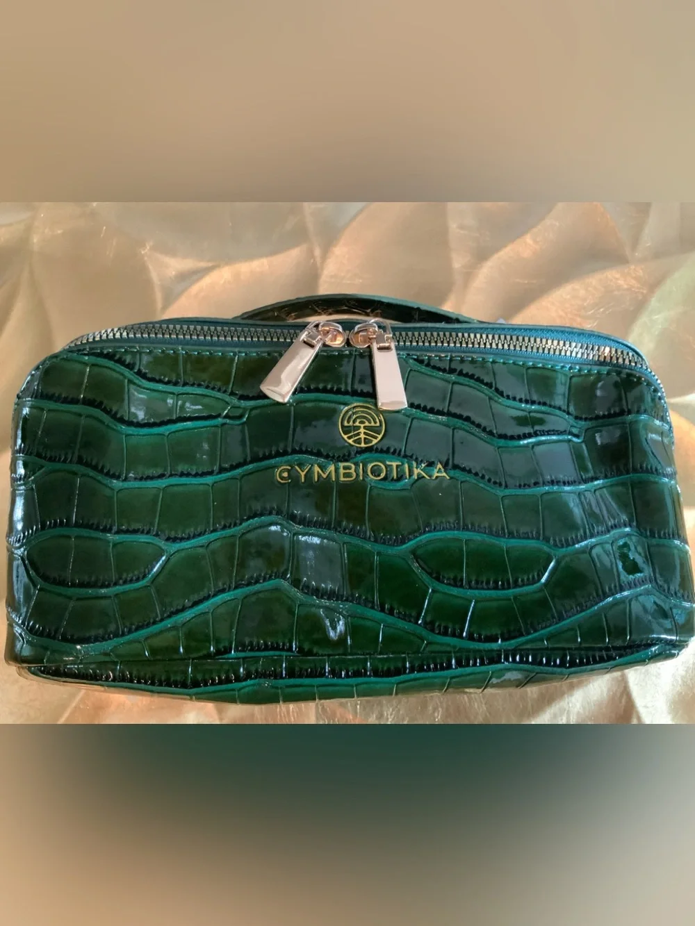 Green Croc-Embossed Makeup Bag